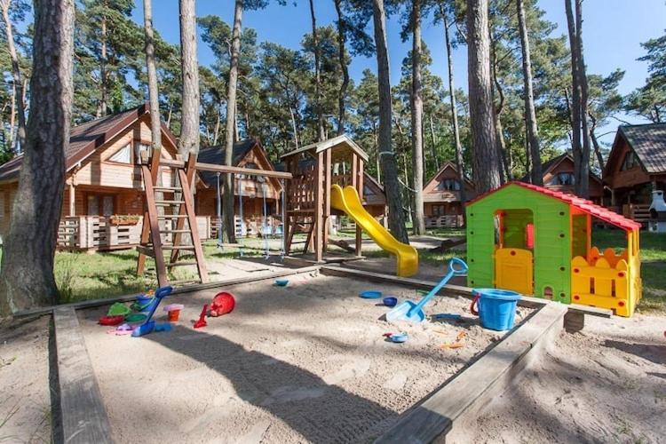 Spacious Holiday Homes Near The Beach In ポビエロボ エクステリア 写真